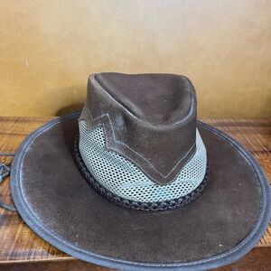 Mesh-Ventilated Outback Leather Hat in Brown